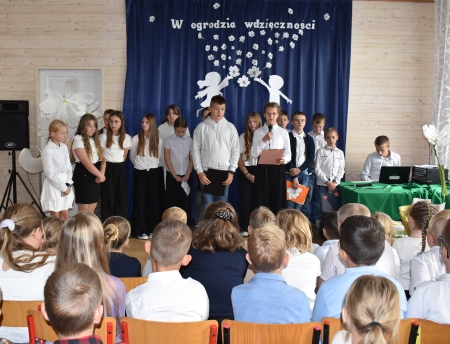 ''W OGRODZIE WDZIĘCZNOŚCI''