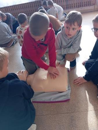 ''BIJEMY REKORDY I UCZYMY SIĘ POMAGAĆ''